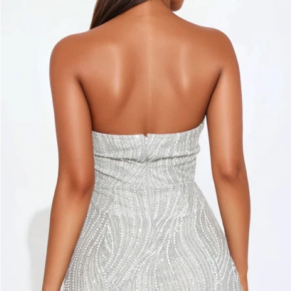 ✨ Fashion Nova Glitz & Sequin Glitter Mini Dress – Silver | Size Small ✨ - Picture 3 of 3